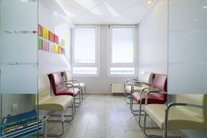 Wartezimmer der Zahnarztpraxis Denteam in Köln